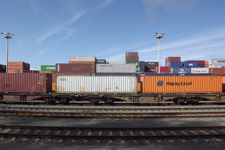 Rapporto Eurostat: Il trasporto merci su rotaia nell'UE diminuirà leggermente nel 2022