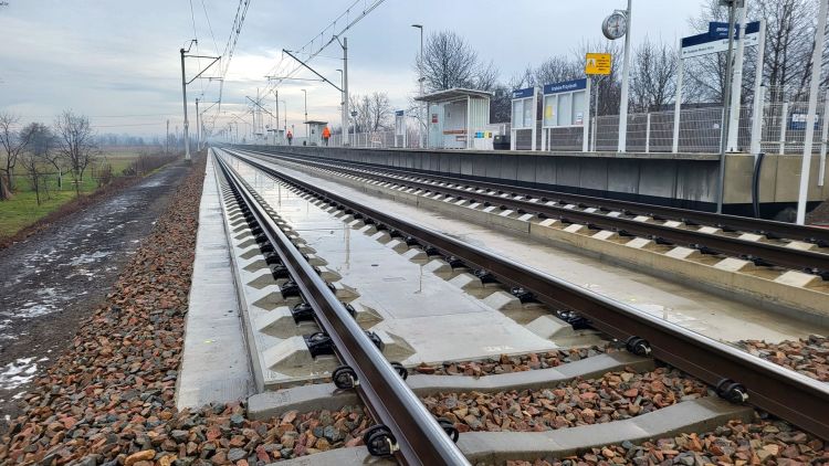 PKP PLK testează tehnologia șinelor fără balast lângă Cracovia