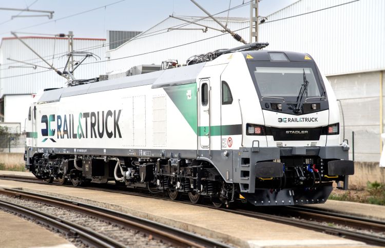 Stadler livrează trei locomotive Euro6000 pentru RAIL & TRUCK