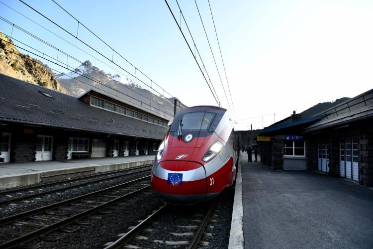 Italienii în Tunelul Canalului Mânecii: FS Group vizează un serviciu de mare viteză Londra-Paris până în 2029