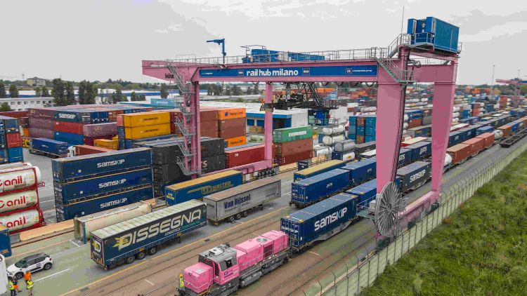 Więcej połączeń intermodalnych między Mediolanem a Rotterdamem