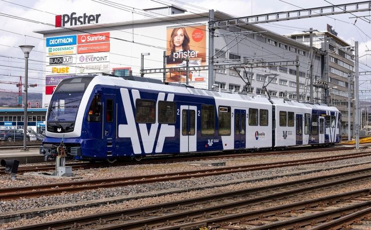 První jednotka Stadler Saphir II dodaná WSB
