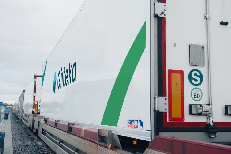 Girteka i CargoBeamer osiągają 20 000. kamień milowy w transporcie intermodalnym