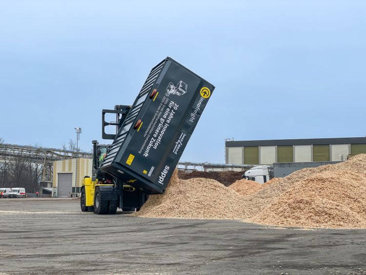 Innofreight implementează primul stivuitor electric rotativ la Sappi Gratkorn