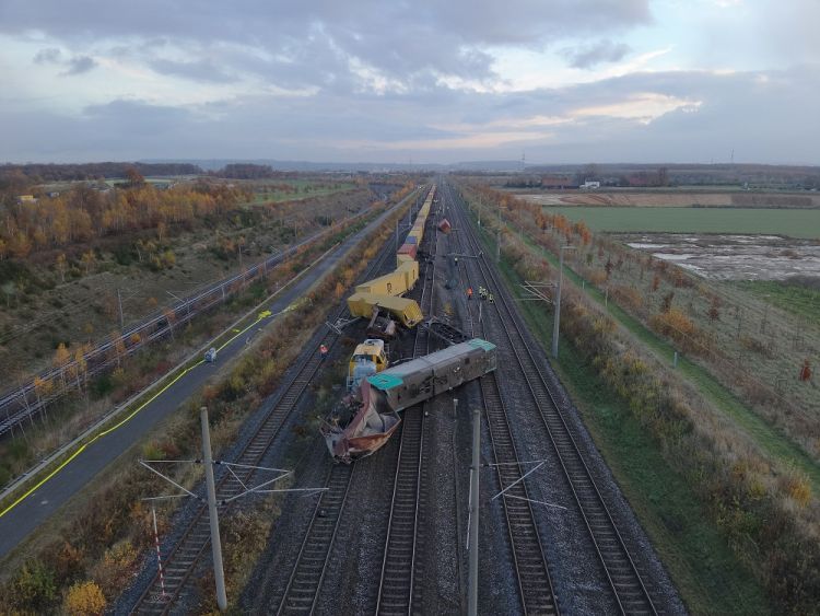 Choque de un tren de mercancías y obras cerca de Kerpen-Dorsfeld: heridos y cierre de la vía férrea