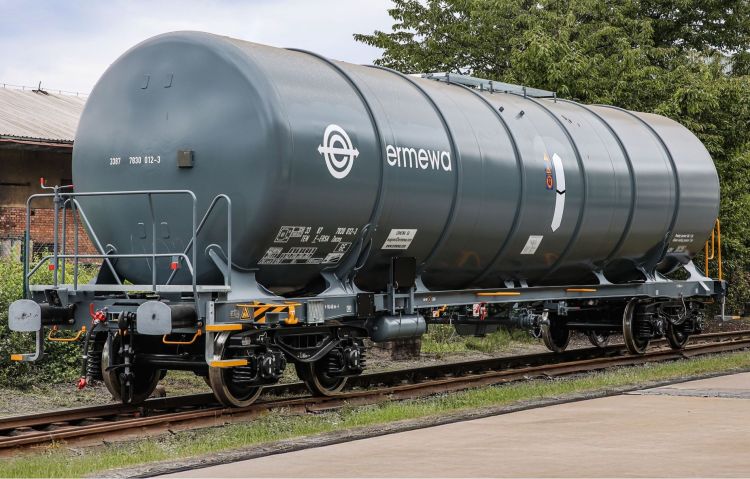 300 wagonów cystern z NYMWAG do ERMEWA