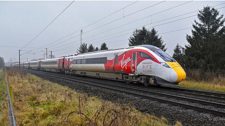 Virgin Group se snaží o návrat na železnici žádostí o otevřený přístup uprostřed plánů FirstGroup na nové trasy