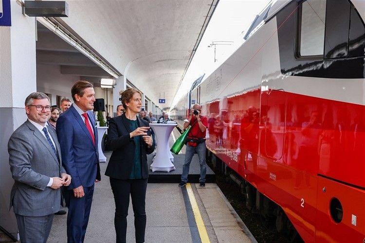 ÖBB quiere animar a la gente a viajar en tren