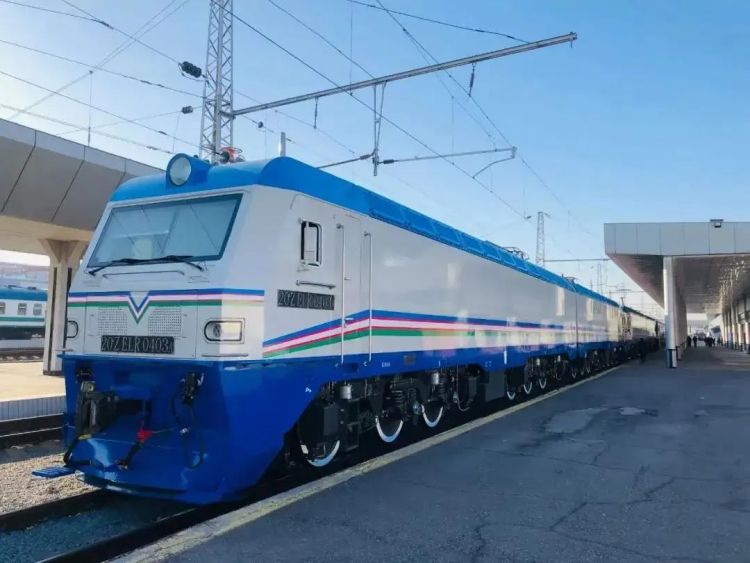 Koleje Uzbekistanu: Nowe lokomotywy i pociągi na zamówienie, nowa infrastruktura transgraniczna w eksploatacji
