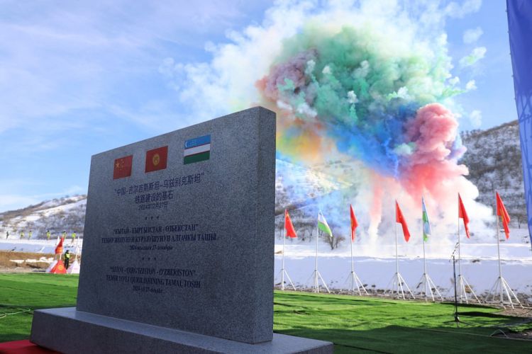 Po desetiletích plánování začíná výstavba železnice Čína-Kyrgyzstán-Uzbekistán